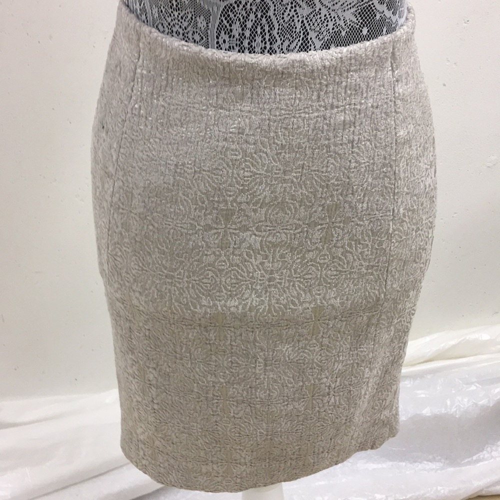 Ann Taylor gold/cream pencil skirt